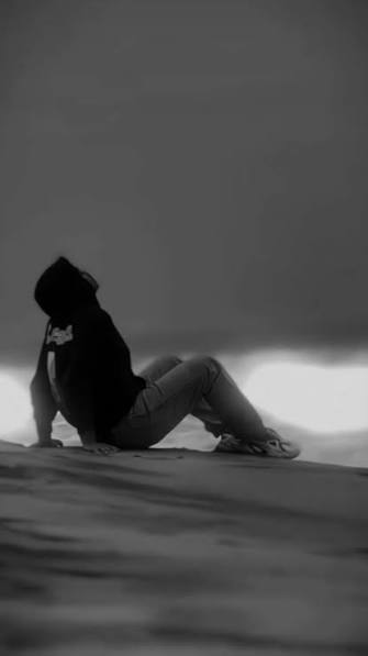 Aesthetic Broken Heart Alone Boy Pictures