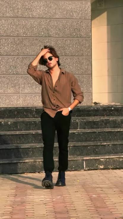 Street Style and Casual Attitude
